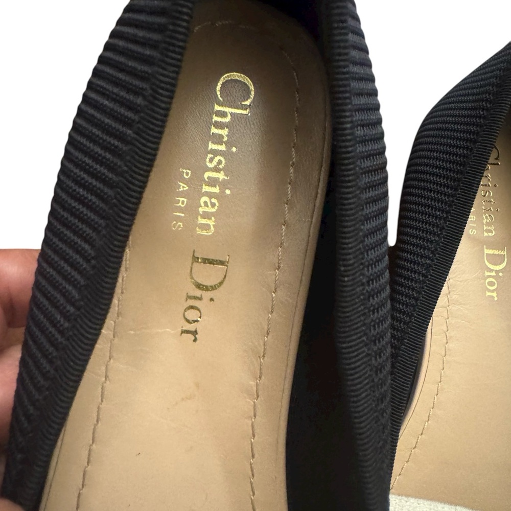 Dior- Christian Dior J’adior Black Flats with Cream Bow Accent Sz 38 1/2 - Picture 2 of 5